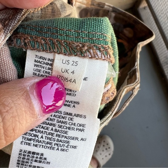 Anthropologie The Wanderer 25 Camouflage Shorts - Picture 9 of 9